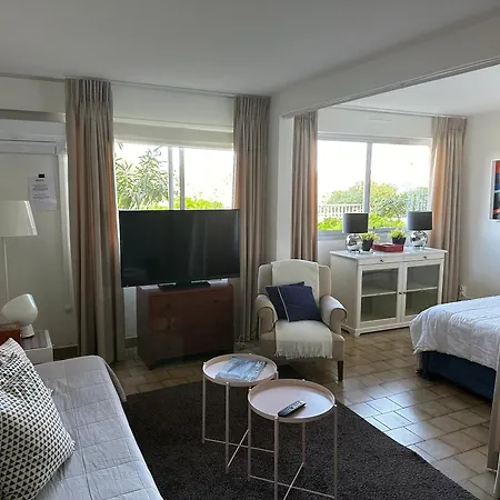 - 40 M2 *