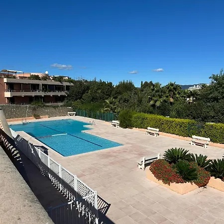 - 40 M2 *