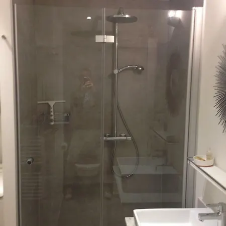 - 40 M2 アパート サントロペ