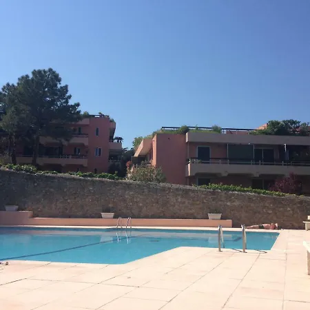 - 40 M2 Daire Saint-Tropez
